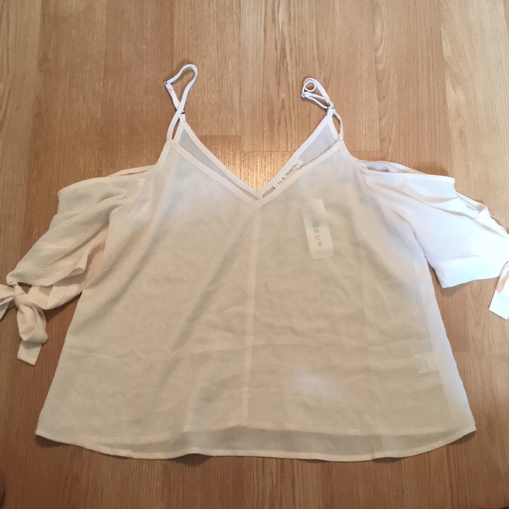 LA hearts Brandy melville off the shoulder top